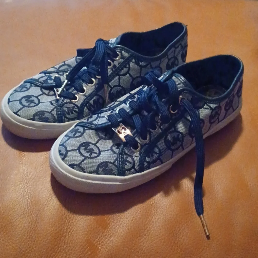 > Michael Kors Blue Monogram Lace-Up Sneakers Women's Size 6.5
